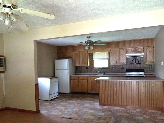 5th image of 141 Spring Hills Rd