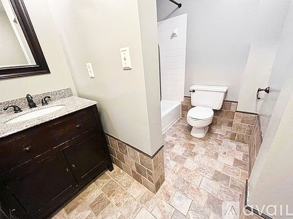5th image of 3 W Mount Vernon Pl Unit 1