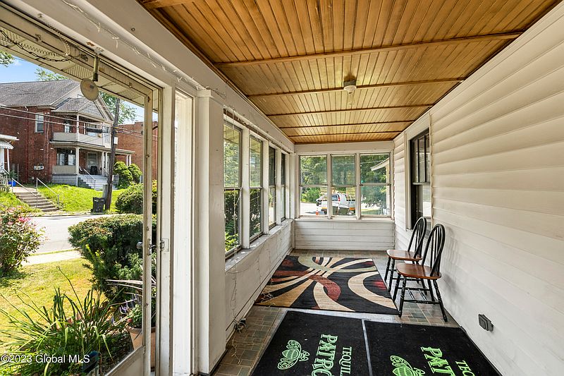 3rd image of 114 Oakwood Avenue