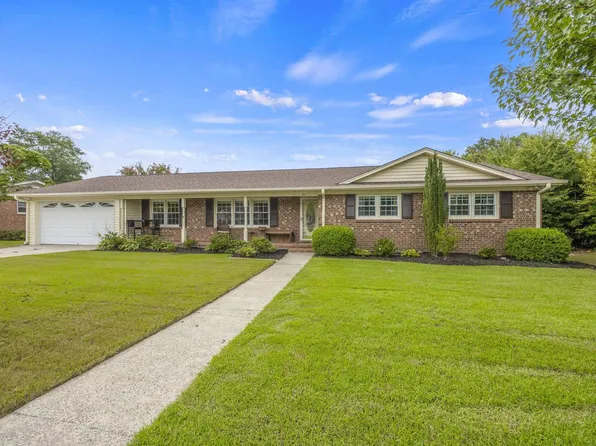 711 Confederate Cir, Taylors, SC 29687