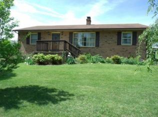 27 Evans Ln, Staunton, VA 24401