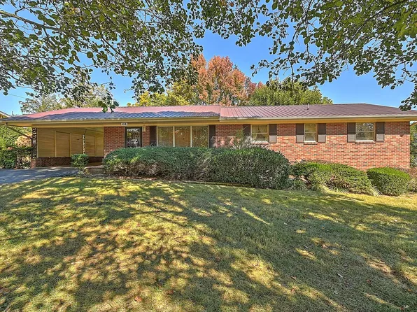 210 Skyview Dr, Greeneville, TN 37745