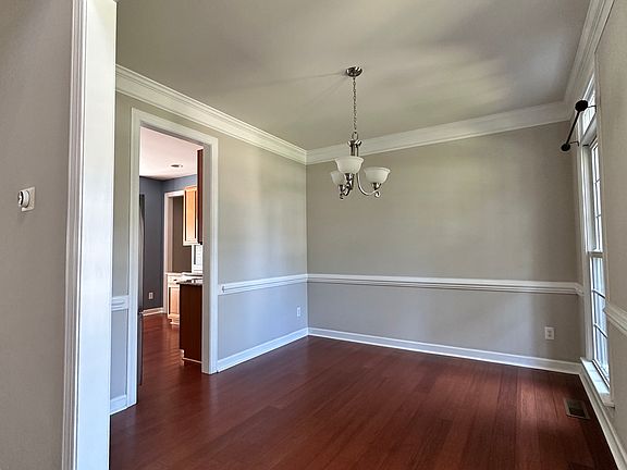 4th image of 717 Bluffcreek Dr