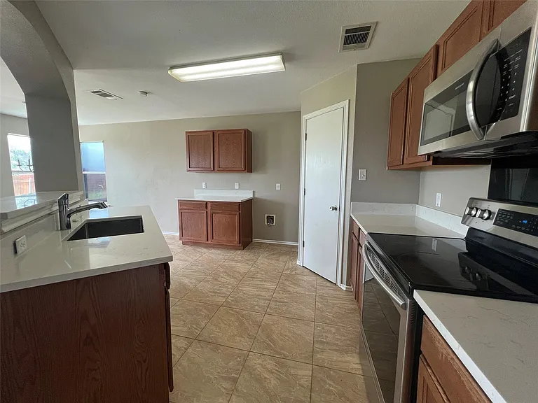 12817 Chime Dr — Photo 16
