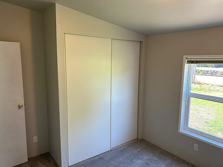 1919 Crestwood Ln — Photo 13