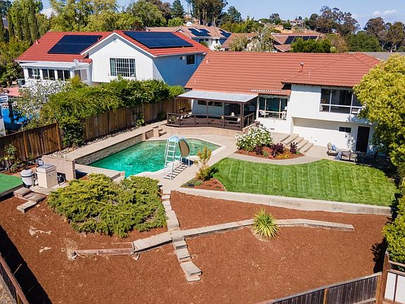 3rd image of 1318 Pebble Dr