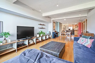 Sold by Avenue Sotheby's International Realty