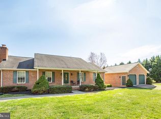 861 Spring Valley Dr, Fredericksburg, VA 22405