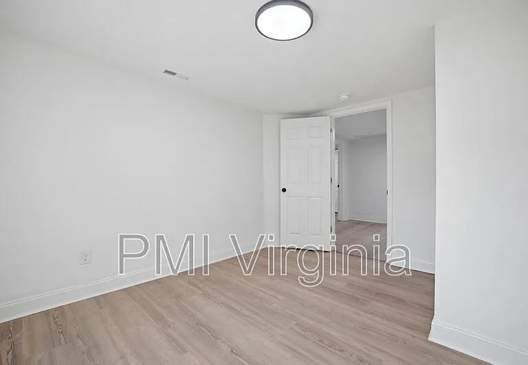 307 N 4th St — Photo 23