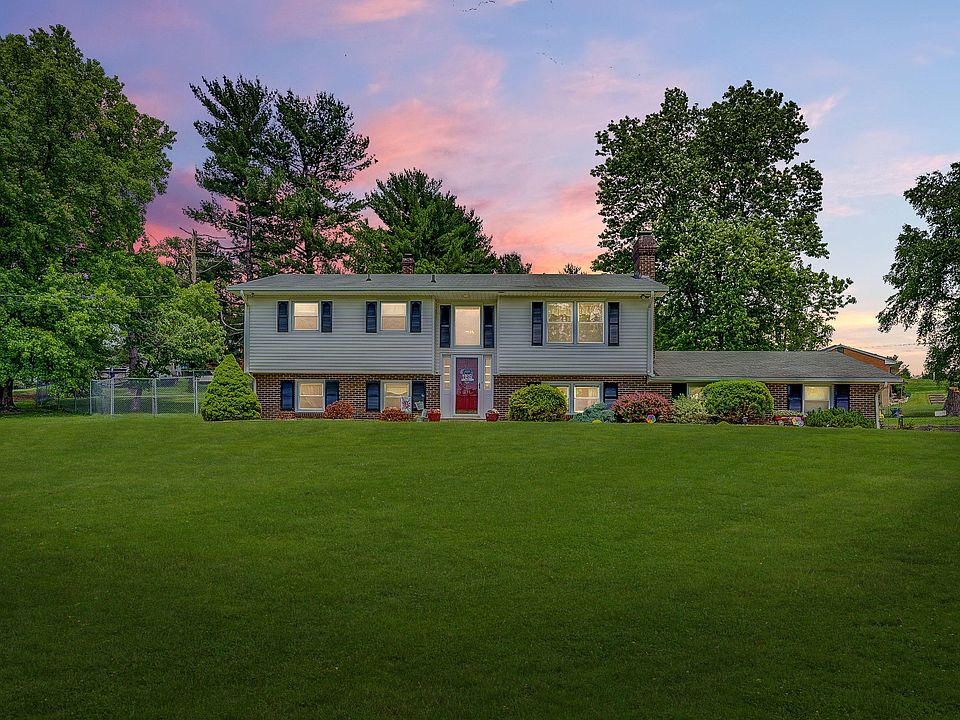 1st image of 235 Lakeview Dr