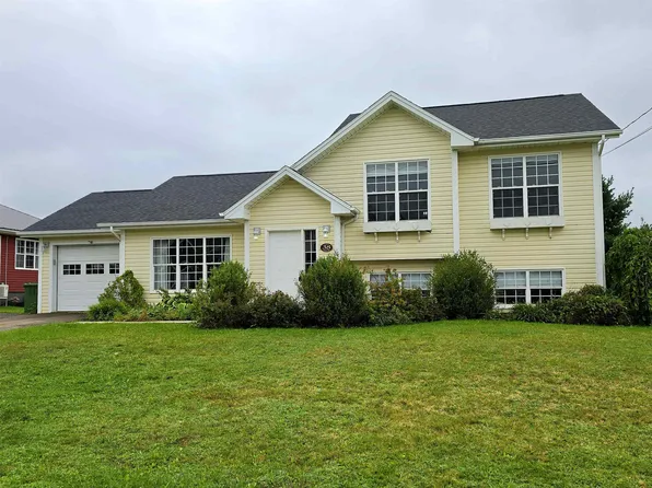 38 Sandlewood St, Charlottetown, PE C1E 0A6