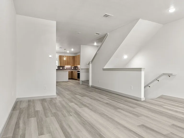 2702 Lubbock Ave — Photo 8