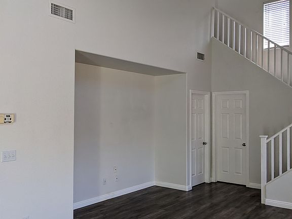 4th image of 3003 Mastercraft Ave