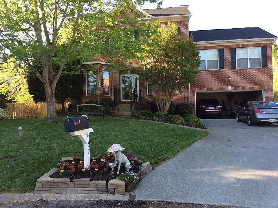 1st image of 8101 Robins Nest Ln