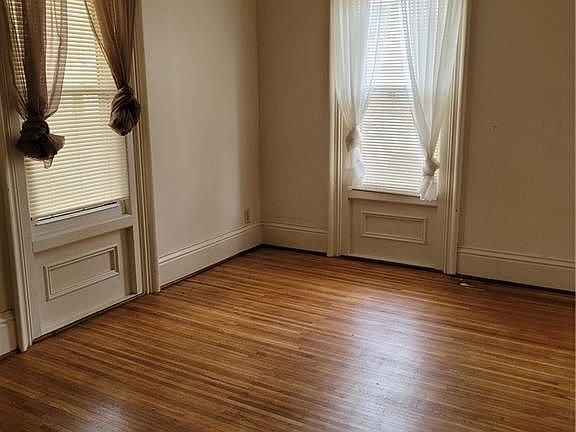 5th image of 18 West St APT 2