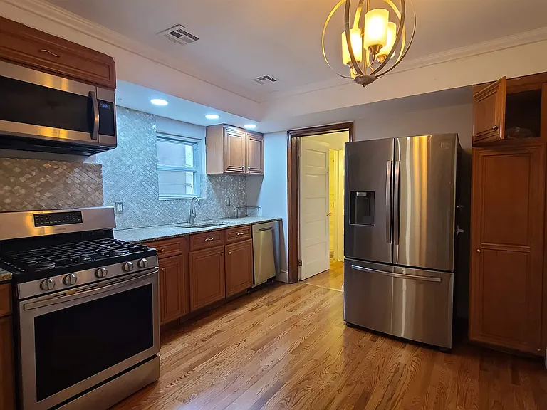 476 Gregory Ave #1 — Photo 10