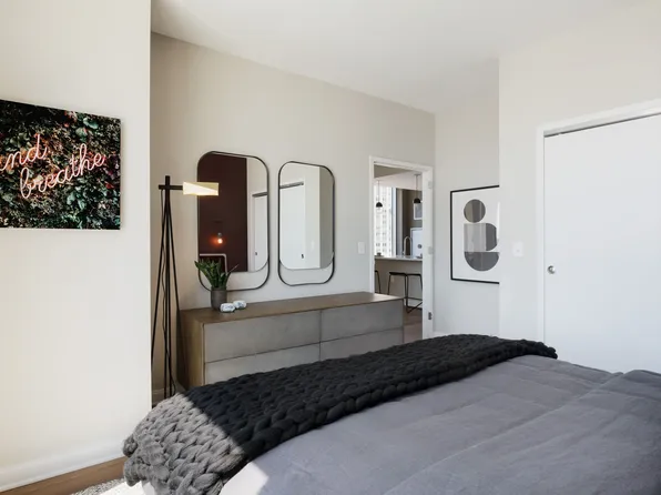 25 Christopher Columbus Drive image 8 of 9