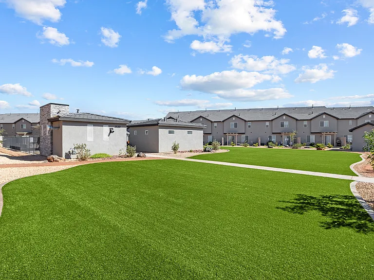 Desert Village Townhomes — Photo 17