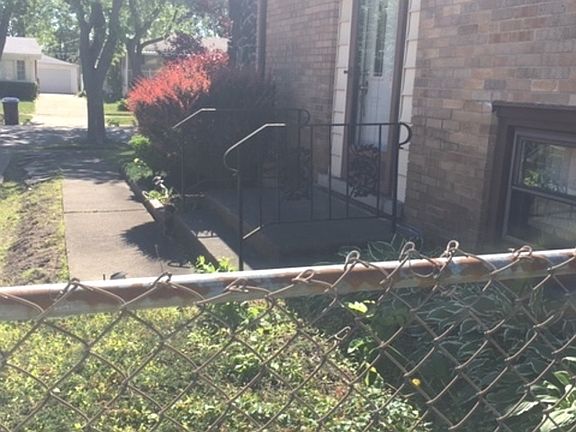 2nd image of 122 N Pamela Dr