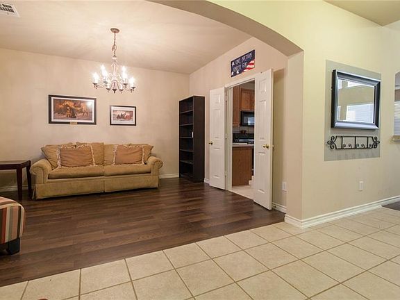 3rd image of 1037 Lindstrom Dr