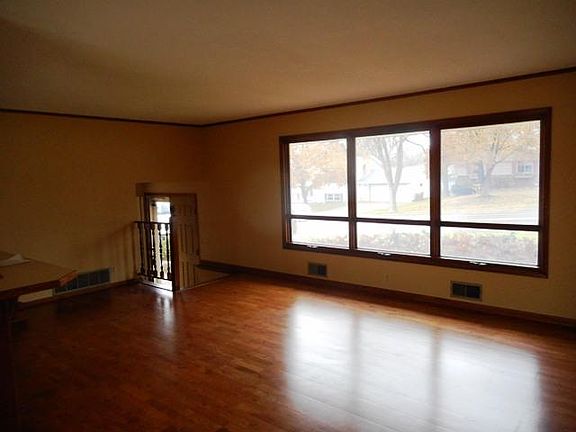 4th image of 2482 Orchard Ln