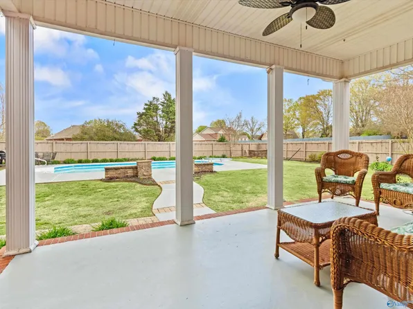 1705 E Forrest St, Athens, AL 35613