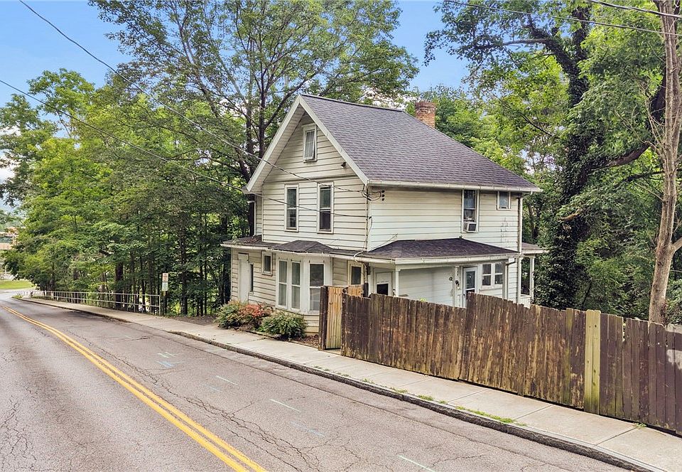 1st image of 121 Elm St