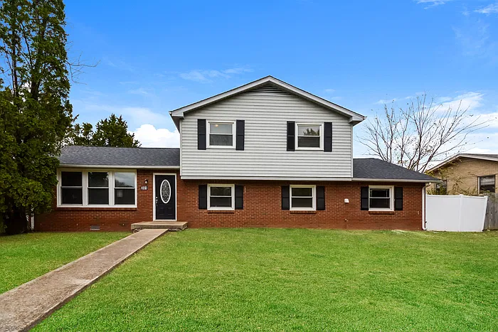 4 bed, 2.0 bath, 1846 sqft, $1,795 — Photo 2