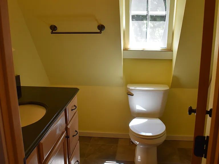 9432 NE Midway Ave — Photo 10