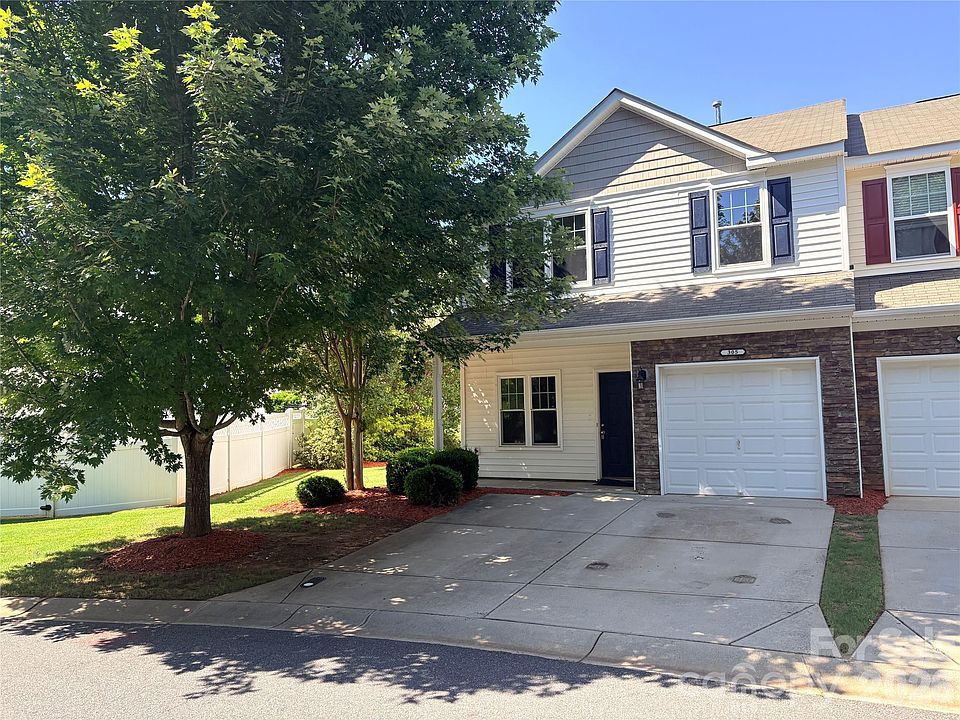 1st image of 305 Sandy Spring Ln