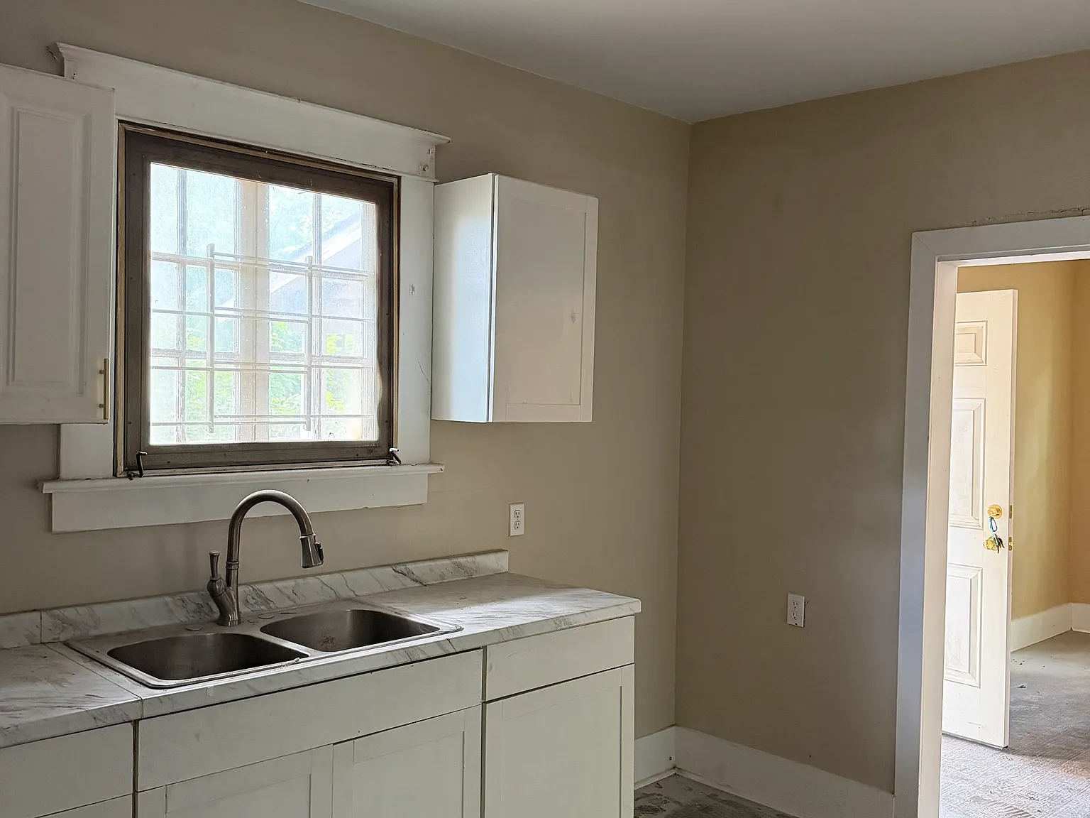815 Dennison St — Photo 4
