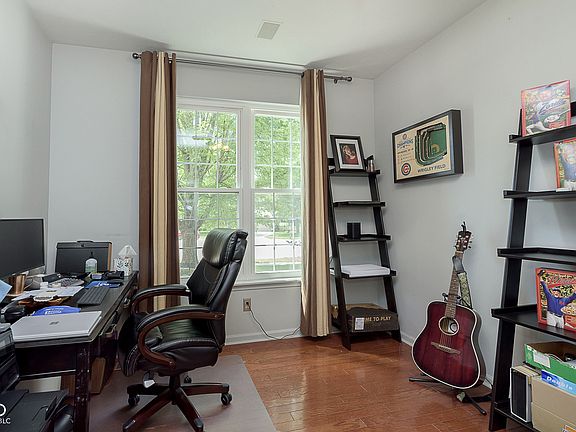 5th image of 10430 Fox Creek Ln