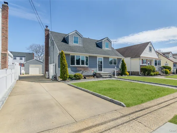 130 Lesoir Avenue, Floral Park, NY 11001
