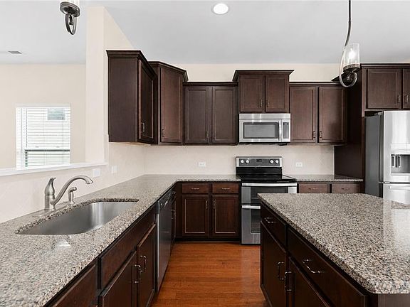 4th image of 427 Inlet Place Dr