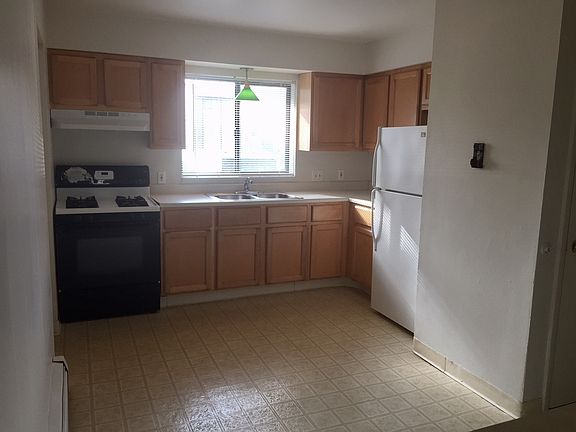 2nd image of 2412 36th St SW APT 4