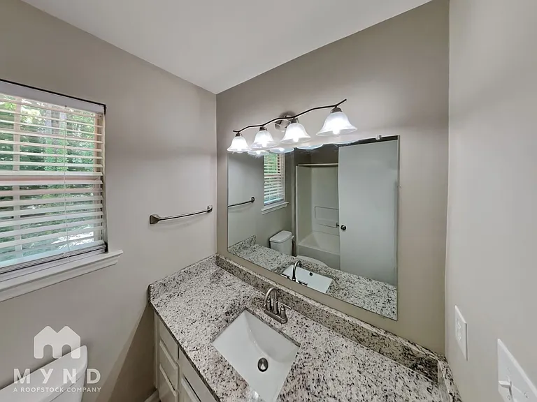 1929 Teddington Dr — Photo 18