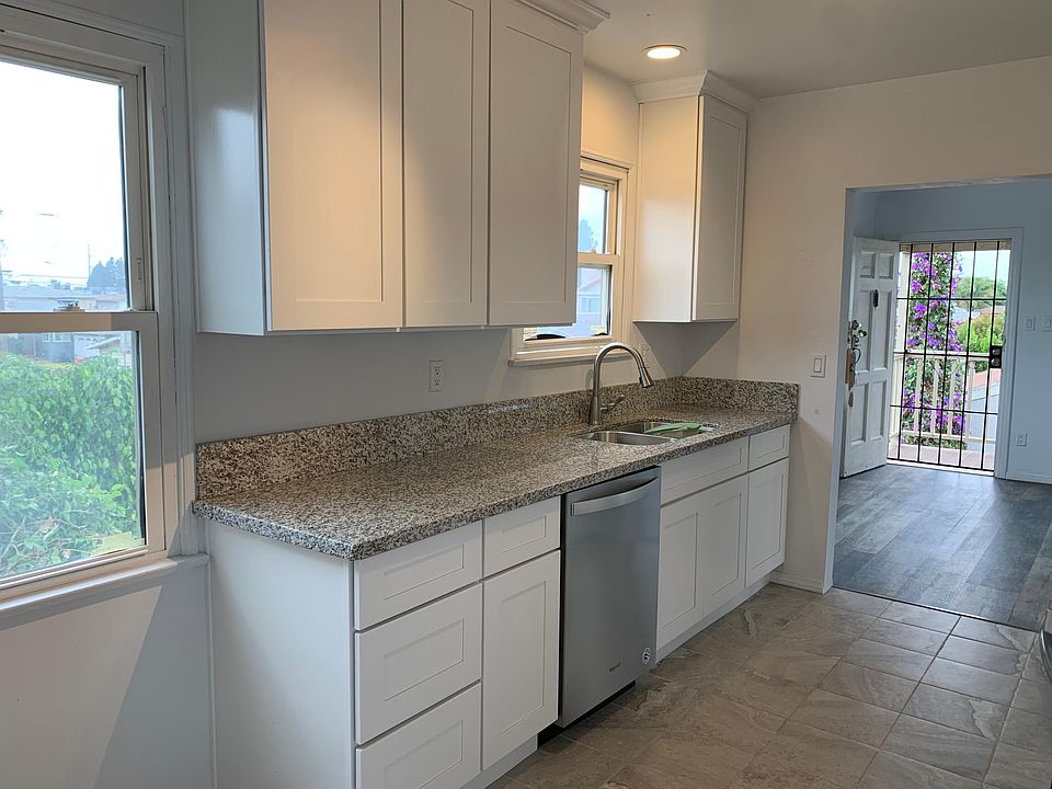 1st image of 943 S Grevillea Ave
