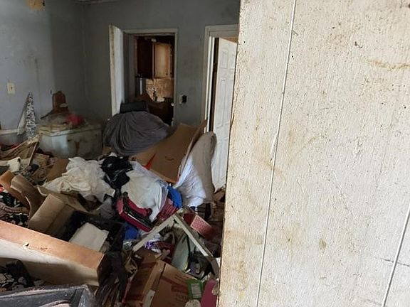 5th image of 305 Walnut St