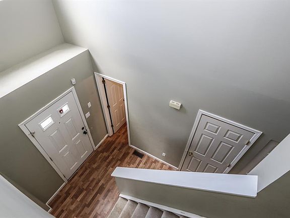 4th image of 212 Trenton Pl