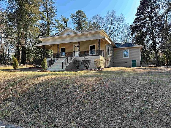 2nd image of 122 Sunset Dr