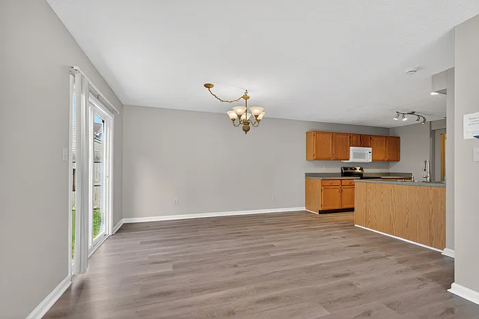 9833 Worthington Blvd — Photo 8