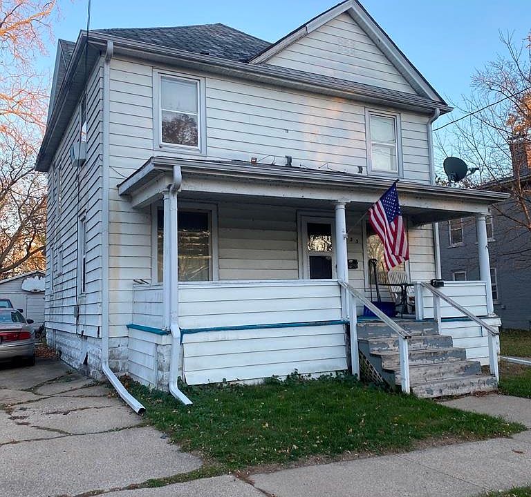 2nd image of 333 Lincoln St