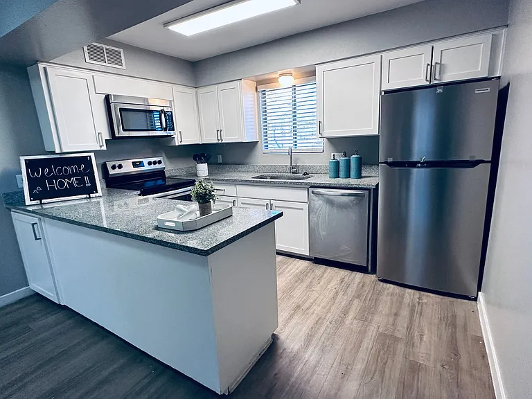 Station 19 Apartments — Photo 2