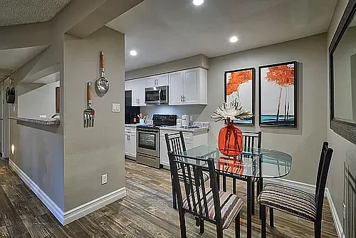 Villagio Furnished Apartments — Photo 23