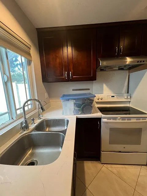 1 bed, 106 sqft, $1,100 — Photo 4