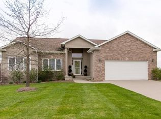 2145 Glen Oaks Rdg, Coralville, IA 52241