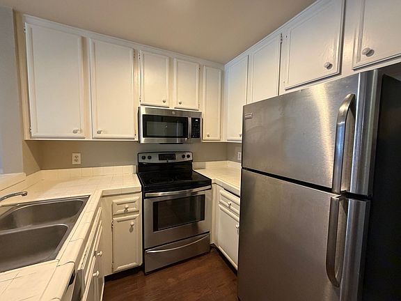 3rd image of 2204 River Run Dr Unit 17