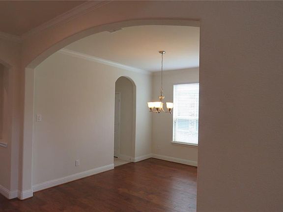 3rd image of 1326 Crossvine Dr