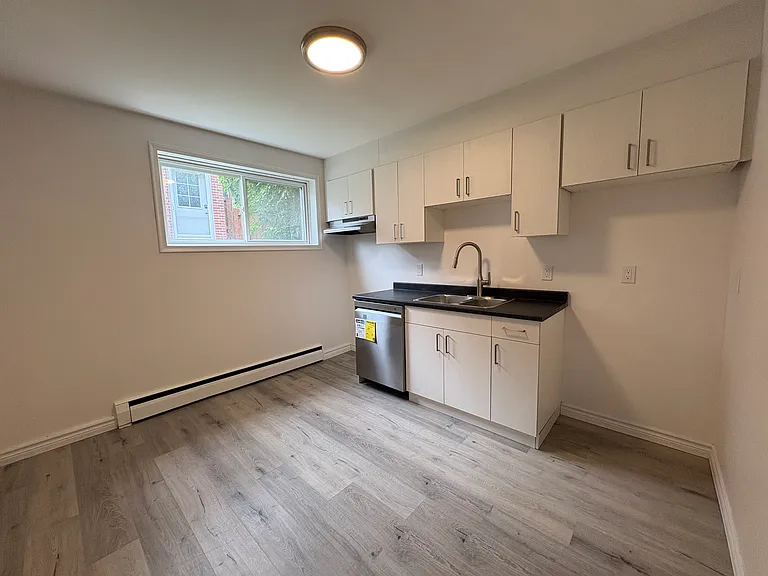 204 Melrose St #1 — Photo 12