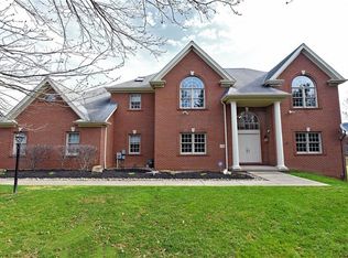 212 Lakevue Dr, Cranberry Township, PA 16066